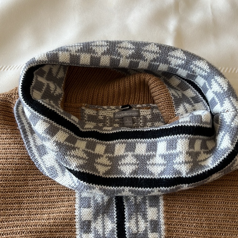 Sweater - Picture 2 of 4
